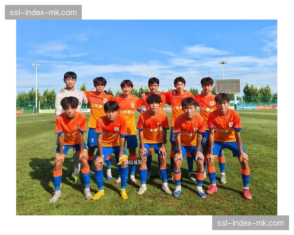 青训观察：四月份多支英超球队提拔青年球员，是策略还是无奈之举？